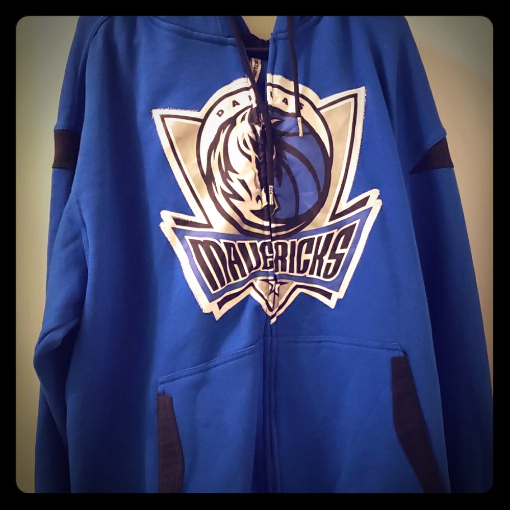 NWOT men's 3X Dallas Mavericks Zip Hoodie
